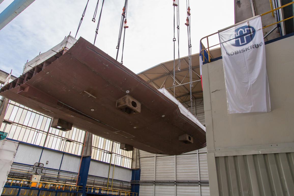 Nobiskrug keel laying 80m superyacht.jpg