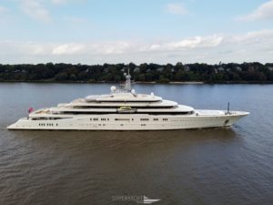 Luxuryyacht Eclipse in Hamburg