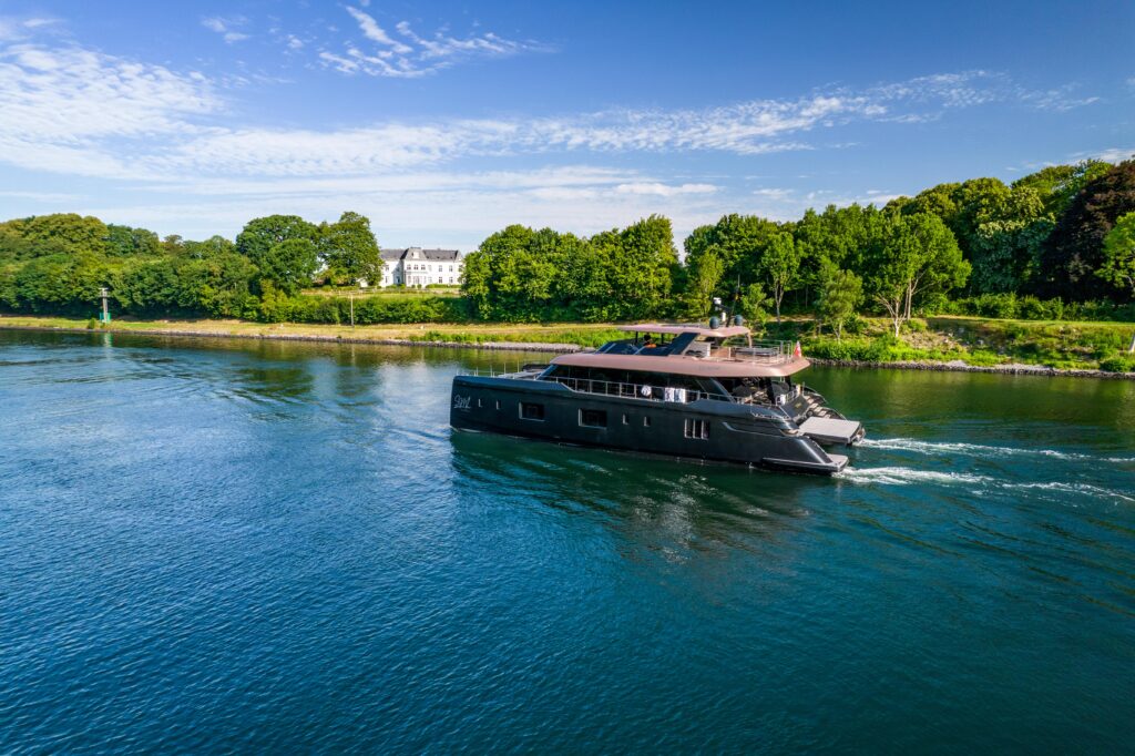 luxusyacht in kiel